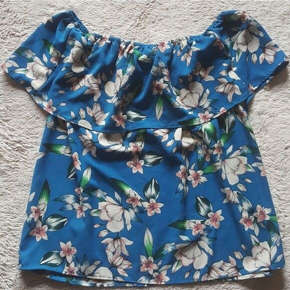 COOPER & ELLA Top Floral Blue Ruffle Top NEW Size XS - Picture 2 of 5